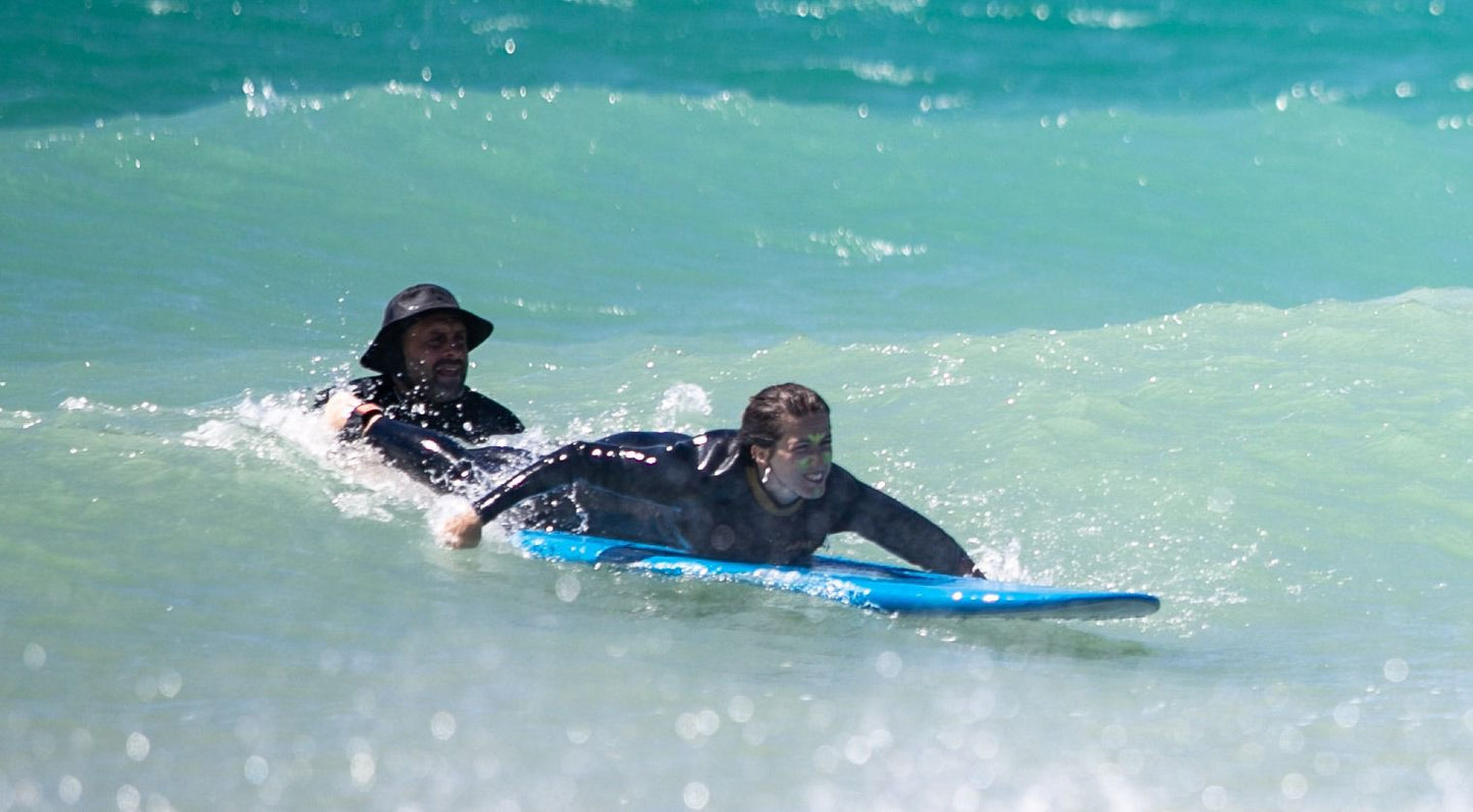 CLASES DE SURF GRUPALES